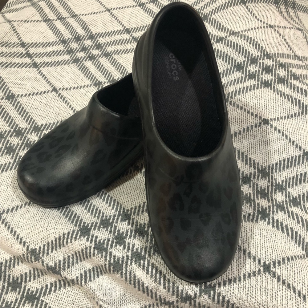 Crocs women's Neria Pro II Graphic Clog, size 10